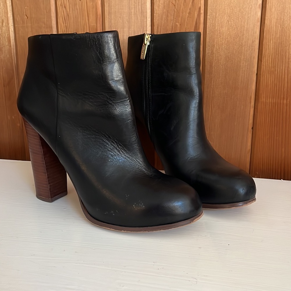 Vince Camuto Grenadine Booties